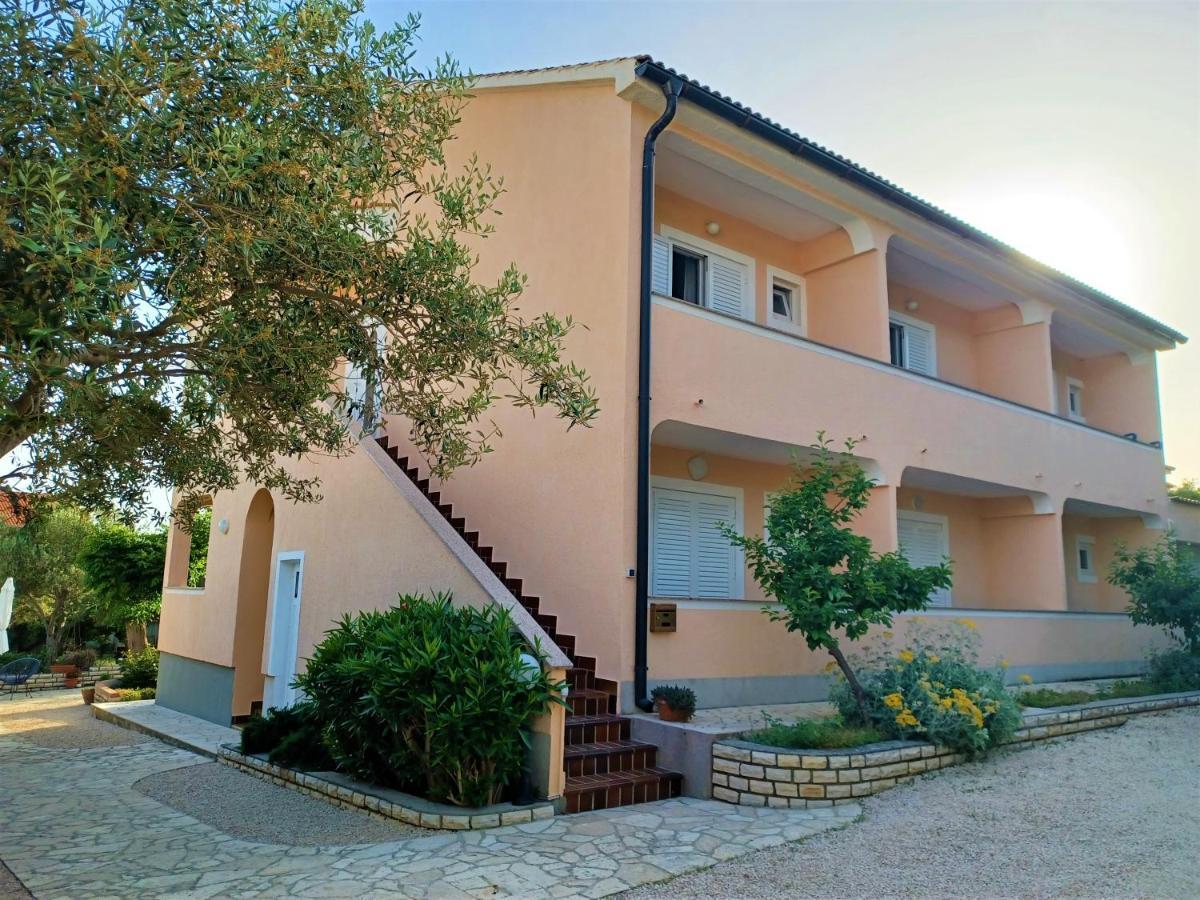 Apartmani Milena Barbat na Rabu Екстериор снимка